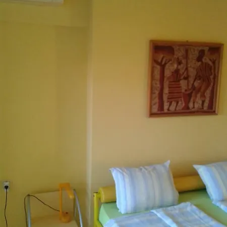 Ξενοδοχείο The Colourful Mansion 2*