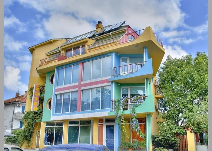 The Colourful Mansion מלון אקהטופול