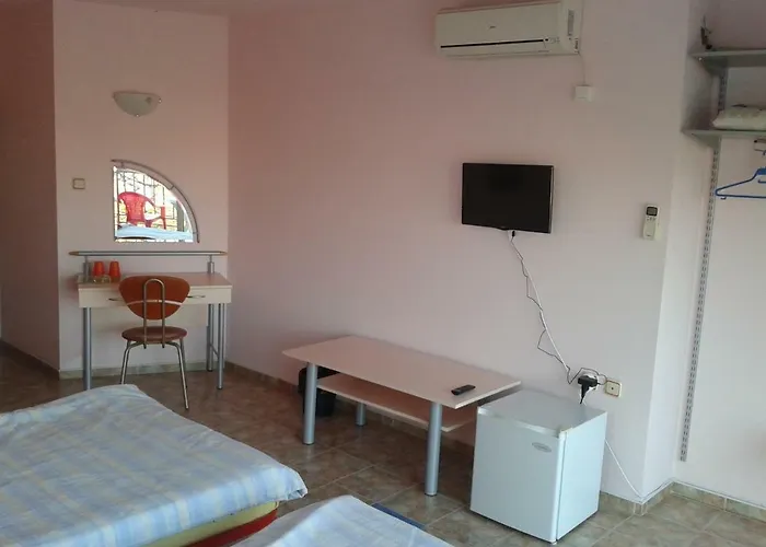 The Colourful Mansion 2* אקהטופול