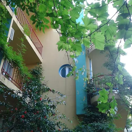 The Colourful Mansion Hotel